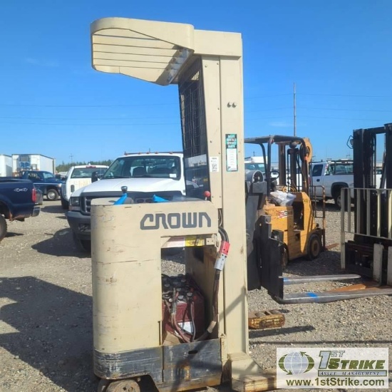 INDOOR ELECTRIC FORKLIFT, CROWN 35RTT, 24V, 48IN FORKS, 3500LB CAPACITY