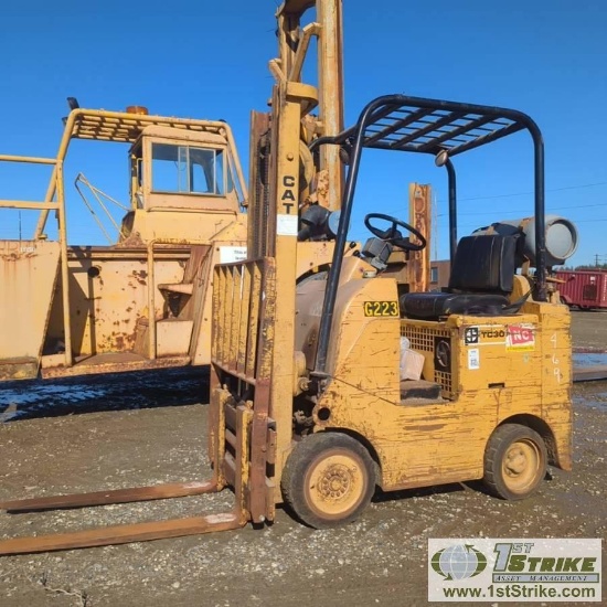 FORKLIFT, CATERPILLAR TC-30, PROPANE, 3000LB CAPACITY