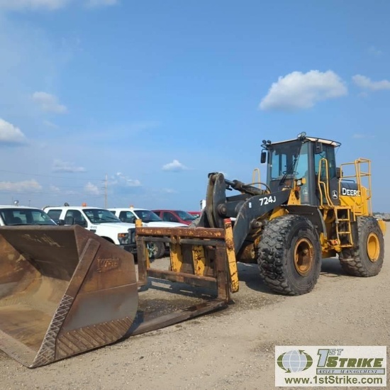 LOADER, 2007 JOHN DEERE 724J, EROPS,  QUICK ATTACH, W/8FT FORKS, 9FT GP BUCKET