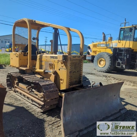 DOZER, 1983 DRESSER TD7E, OROPS, 6 WAY STRAIGHT BLADE, W/PALLET OF SPARE PARTS