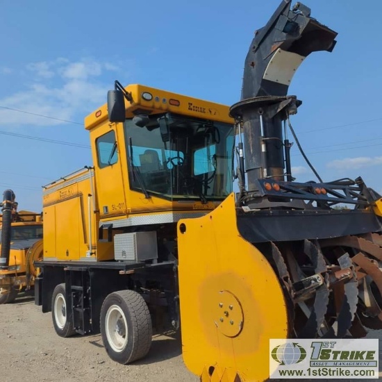 SELF-PROPELLED SNOW BLOWER, 2014 KODIAK AMERICA CR420S, CAT C11, HYDROSTATIC DRIVE, WITH LOADING CHU