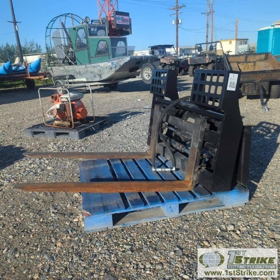SKIDSTEER ATTACHMENT, 4FT FORKS. HYDRAULICALLY ADJUSTABLE