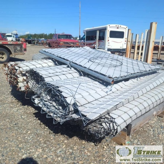 2 PALLETS. MISC PRIVACY FENCE INCL: APPROX 7 ROLLS 4FT, MISC 6FT AND 7FT, 1EA GATE