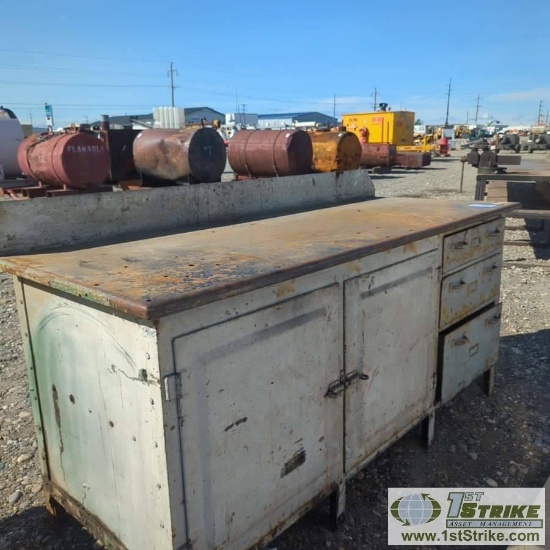 SHOP BENCH, STEEL CONSTRUCTION, APPROX 78IN LONG X 31IN DEEP X 37IN HIGH