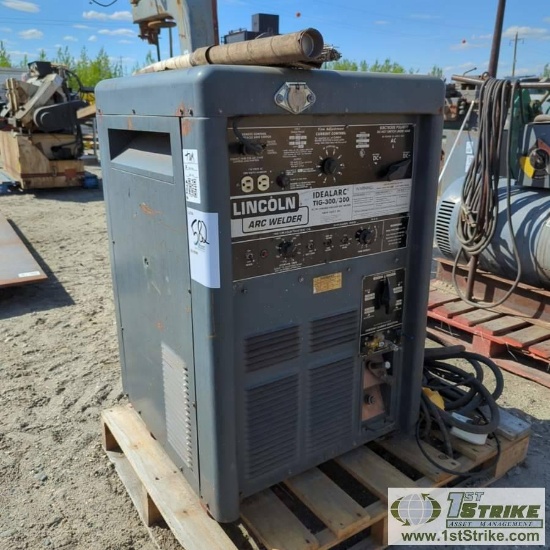 WELDER, LINCOLN IDEALARC TIG 300/300, SINGLE PHASE, 208/230/460VOLT, 117/106/53AMP, 60HZ