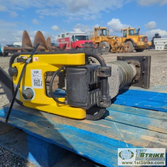 COMPACTOR, 2010 WACKER NEUSON BS60-2I, STAND-UP TYPE, 2.4HP GASOLINE ENGINE