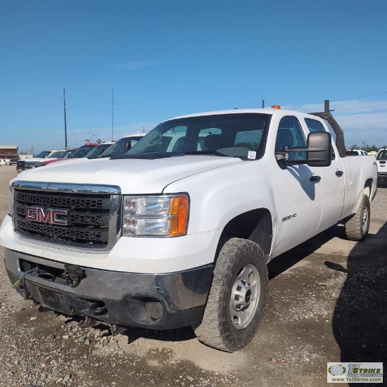 2013 GMC SIERRA 2500HD, 6.6L DURAMAX, 4X4, CREW CAB, LONG BED, BOSS PLOW MOUNT