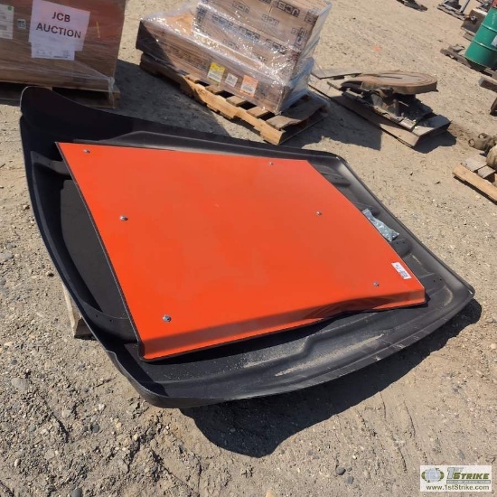 1 PALLET. LIGHT EQUIPMENT PARTS, INCL: 1EA KUBOTA ROOF PANEL, 1EA PLASTIC PANEL