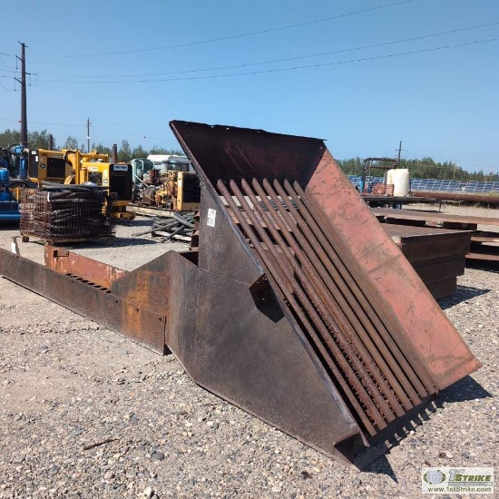 SLUICE BOX, STEEL CONSTRUCTION, WITH FEED HOPPER