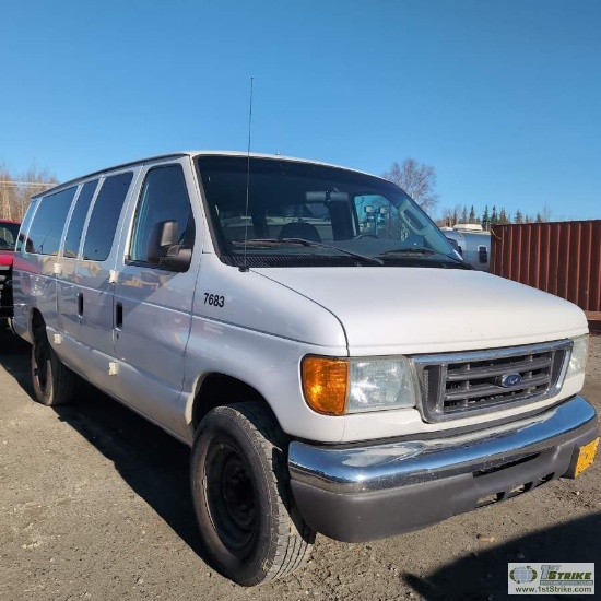 2005 FORD E-350 SUPERDUTY XLT, 5.4L TRITON, PASSENGER CONFIGURATION, SEATING FOR 15