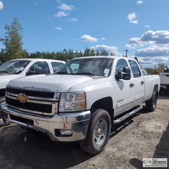 2014 CHEVROLET SILVERADO 2500HD LT, 6.0L VORTEC, 4X4, CREW CAB, LONG BED. BODY PANELS MISSING