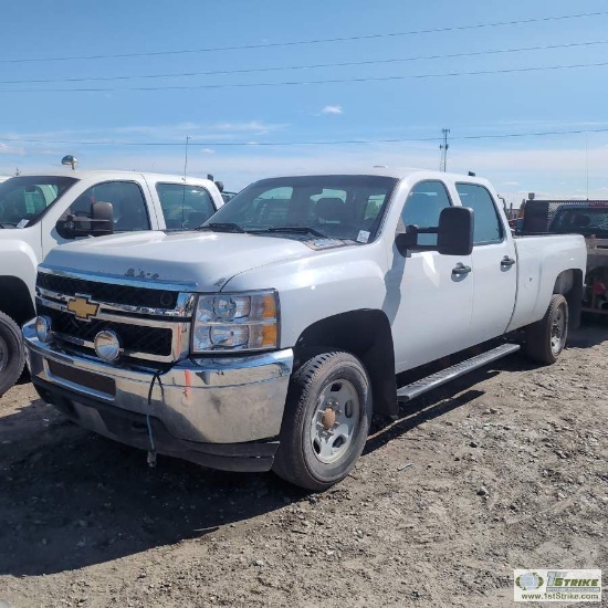 2013 CHEVROLET SILVERADO 2500, 6.6L DURAMAX, 4X4, CREW CAB, LONG BED. UNKNOWN MECHANICAL PROBLEMS. F