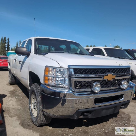2013 CHEVROLET SILVERADO 2500 LS, 6.6L DURAMAX, 4X4, CREW CAB, LONG BED. UNKNOWN MECHANICAL PROBLEMS