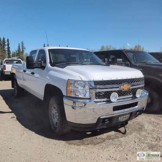 2013 CHEVROLET SILVERADO 2500HD, 6.6L DURAMAX, 4X4, CREW CAB, LONG BED. UNKNOWN MECHANICAL PROBLEMS.