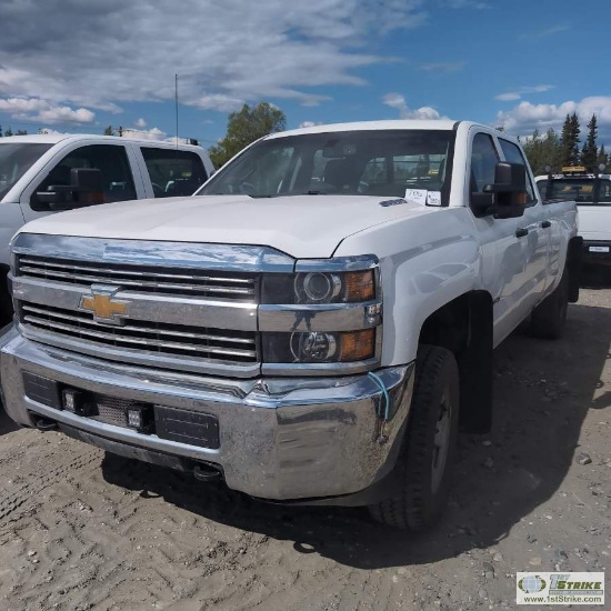 2015 CHEVROLET SILVERADO 2500HD, 6.6L DURAMAX, 4X4, CREW CAB, LONG BED, WEBASTO HEAT. UNKOWN MECHANI