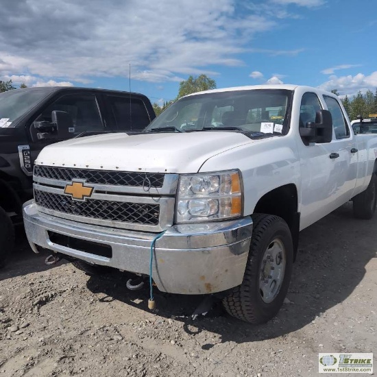 2013 CHEVROLET SILVERADO 2500HD, 6.6L DURAMAX, 4X4, CREW CAB, LONG BED. UNKOWN MECHANICAL PROBLEMS.