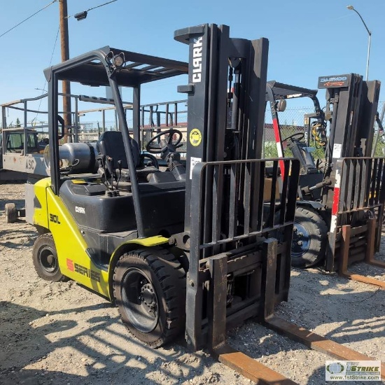 FORKLIFT, 2018 CLARK S30L, 5600LB CAPACITY, 189IN LIFT HEIGHT, 4-CYLINDER LP ENGINE