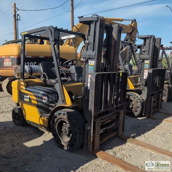 FORKLIFT, 2015 CAT GP25N, 5000LB CAPACITY, 188IN LIFT HEIGHT, 4-CYLINDER LP ENGINE