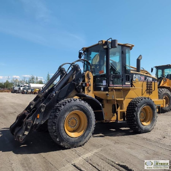 LOADER, 2003 CATERPILLAR IT28G, EROPS, ATTACHMENT QUICK CONNECT. ATTACHMENT IN LOT 340 FITS THIS LOA