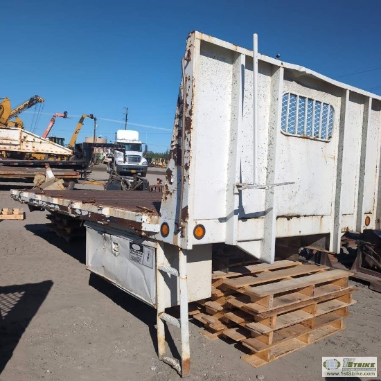 FLAT DUMP BED, 7FT 7IN WIDE X 14FT 6IN LONG STEEL DECK, TWIN HYDRAULIC RAMS, WITH HEADACHE RACK
