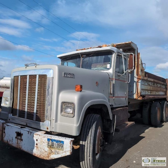 DUMP TRUCK, 1970 INTERNATIONAL TRANSTAR 4300, DIESEL ENGINE, MANUAL TRANSMISSION, TANDEM REAR AXLES