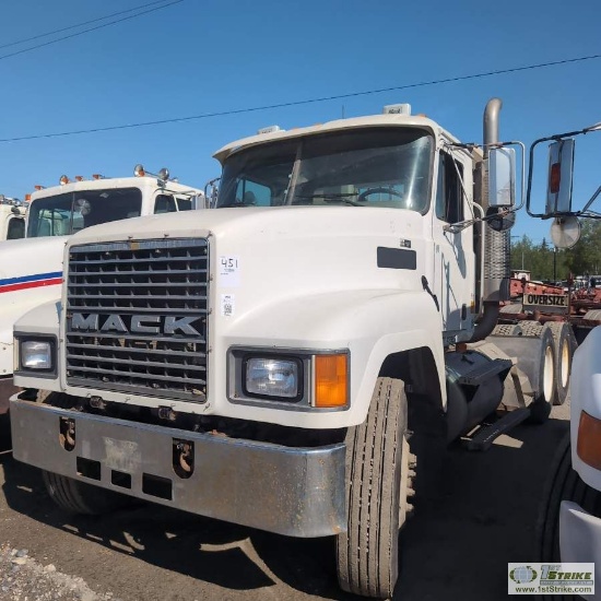 SEMI TRACTOR, 2001 MACK CH613, MACK E7-427 DIESEL ENGINE, EATON FULLER 10 SPEED TRANSMISSION, TANDEM
