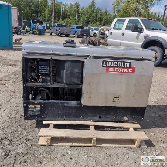 WELDER, LINCOLN VANTAGE 400, 4 CYLINDER PERKINS DIESEL ENGINE, ENCLOSURE MOUNTED