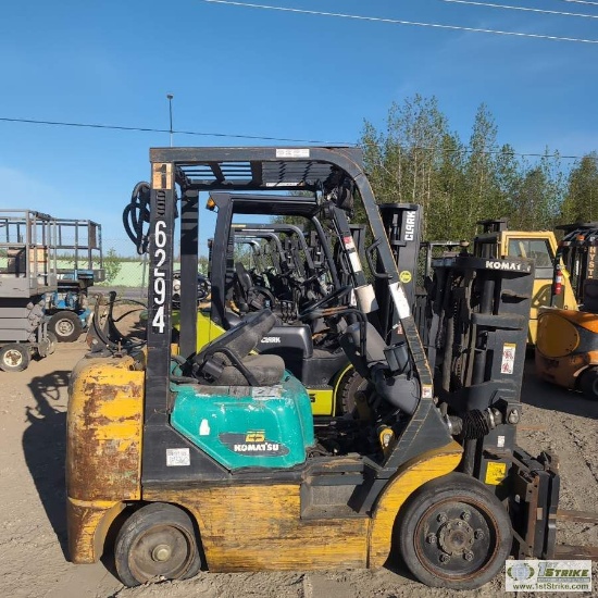 INDOOR FORKLIFT, KOMATSU MODEL F025ST-14Y, OROPS, 4650LB CAPACITY, WITH AVERY WEIGHT-TRONIX SCALE SY