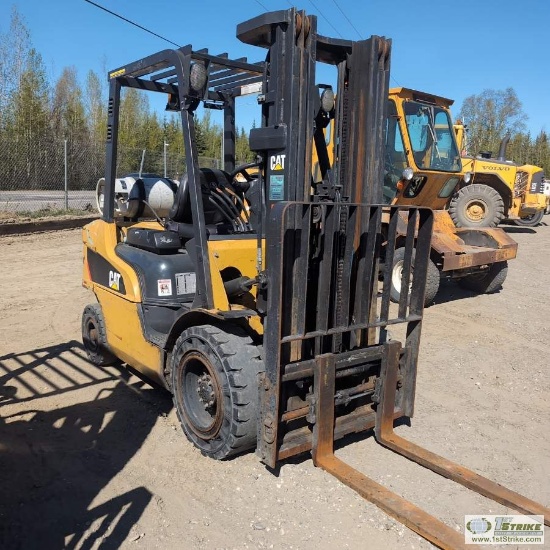 FORKLIFT, CAT 6P 25N, OROPS, 3940LB CAPACITY, 188IN LIFT HEIGHT, 4CYL PROPANE ENGINE, 3FT 6IN FORKS