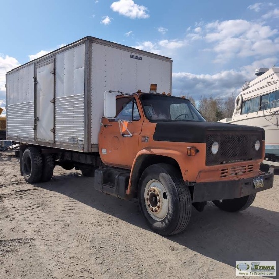 BOX TRUCK, 1982 GMC C7, 8.2L DETROIT DIESEL, AUTO TRANS, RWD, 24500LB GVWR. SN:1GDJ7D1F1CV590366 HRS