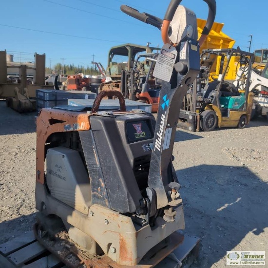 PLATE COMPACTOR, MIKASA MODEL MVH-408DZ, 900LBS, HATZ DISEL ENGINE