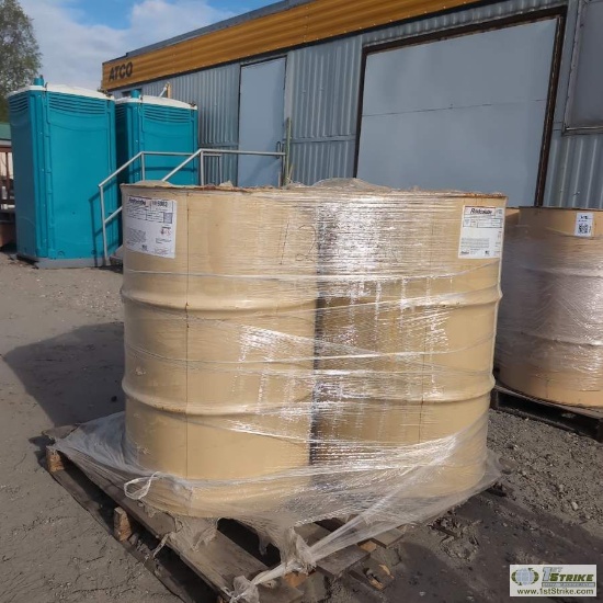 1 PALLET. 3 DRUMS, HYDRAULIC FLUID, RADCOLUBE RHP6083