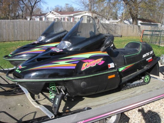 1997 Arctic Cat 'Cougar' Snowmobile