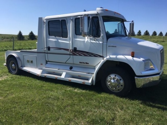 2001 Freightliner FL60 Single Axle 4 Door Truck