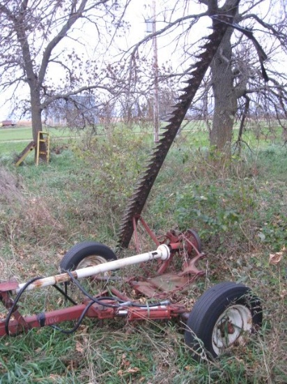 IH 1100 Sickle Mower w/9' bar