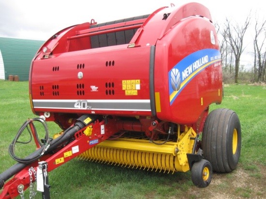 NH Roll-Belt 560 Specialty Crop Round Baler - VIRTUALLY NEW!