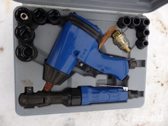 NEW 1/2IN. DRIVE AIR IMPACT WRENCH KIT NEW SUPPORT EQUIPMENT