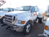 2005 FORD F650 WATER TRUCK VN: 3FRNF65A55V104557 powered by diesel engine, equipped with power steer