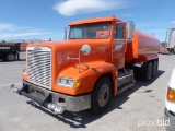 1999 FREIGHTLINER FLD120 WATER TRUCK VN: 1FUYDXYB3XPA73057 powered by diesel engine, equipped with p
