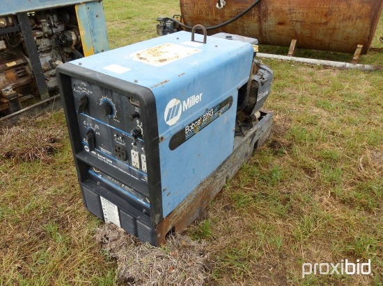 MILLER BOBCAT 225G WELDER 800 WATT GENERATOR WELDER