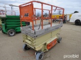 2011 JLG 2646ES SCISSOR LIFT SN:200200353 electric powered, equipped with 26ft. Platform height, sli