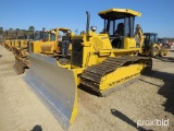 KOMATSU D61PX CRAWLER TRACTOR SN:1059 powered by Komatsu diesel engine, equipped with OROPS, screens