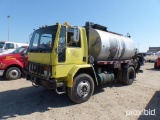 1994 FORD C8000 ASPHALT TANK TRUCK VN:A32894 powered by Cummins 8.3 diesel engine, equipped with aut