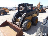 NEW HOLLAND LX885 SKID STEER SN:114892 powered by diesel engine, equipped with rollcage, auxiliary h