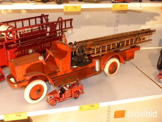 METAL FIRE ENGINE W/ WOOD LADDER & SMALL FIRE ENGINE COLLECTIBLE TOY