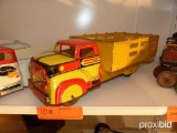 METAL TOY TRUCK COLLECTIBLE TOY