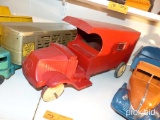 METAL TOY TRUCK COLLECTIBLE TOY