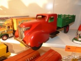 METAL TOY TRUCK COLLECTIBLE TOY