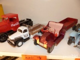 (2) METAL TOY CARS COLLECTIBLE TOY