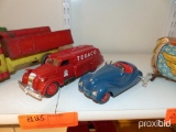 (2) METAL TOY CARS COLLECTIBLE TOY